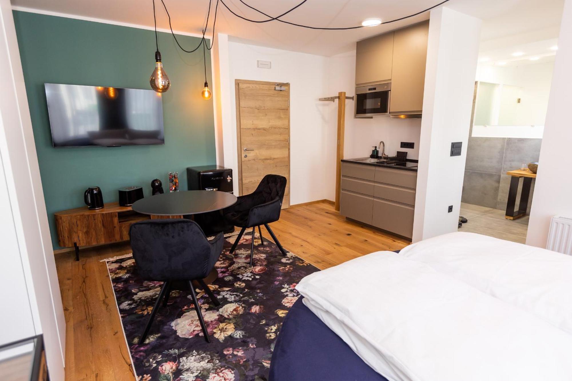 Kavenija Apartmaji - Free Parking Μαριμπόρ Εξωτερικό φωτογραφία